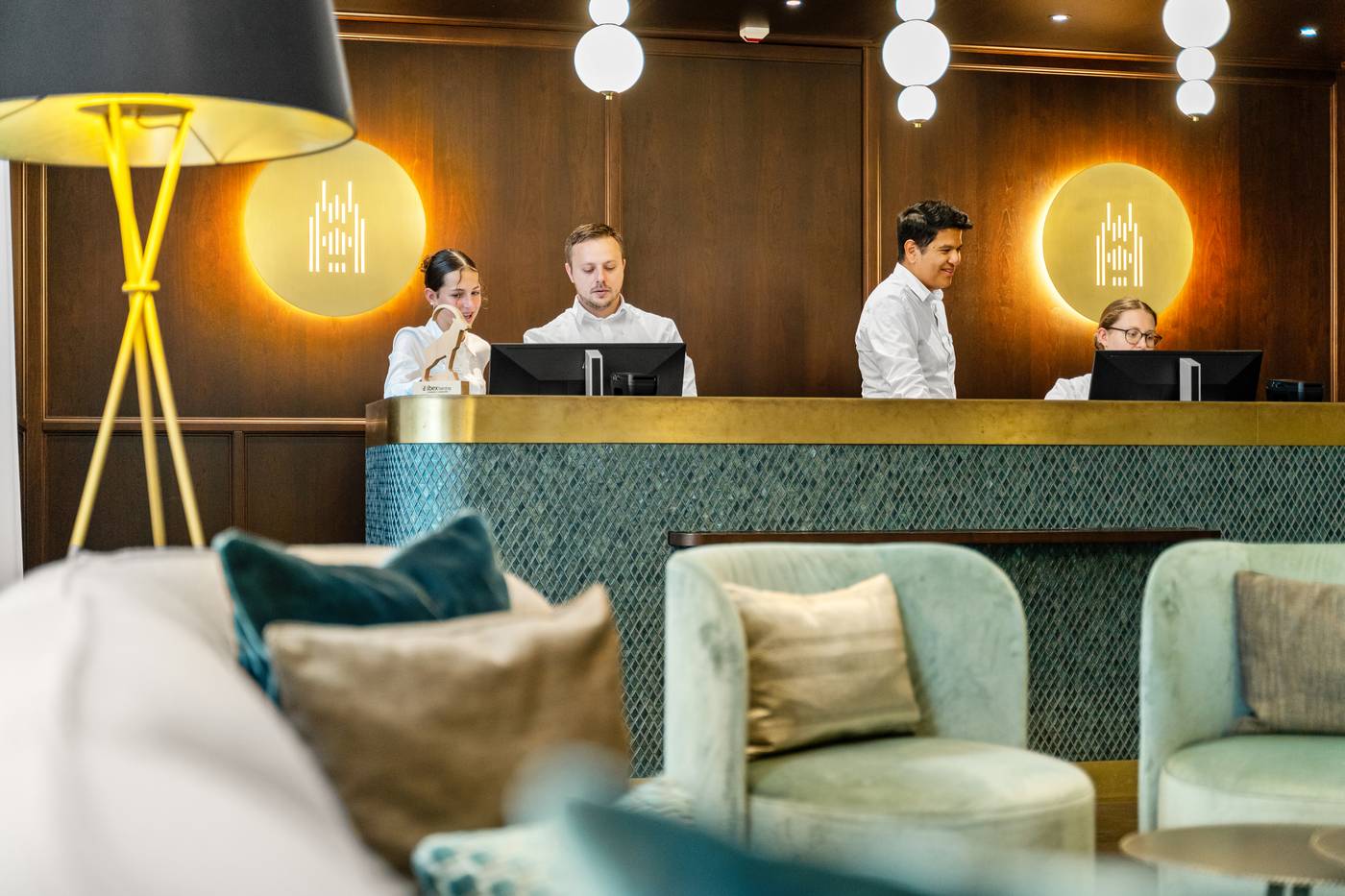 Waldstaetterhof Swiss Quality Hotel-Switzerland-Lucerne-Lobby-5