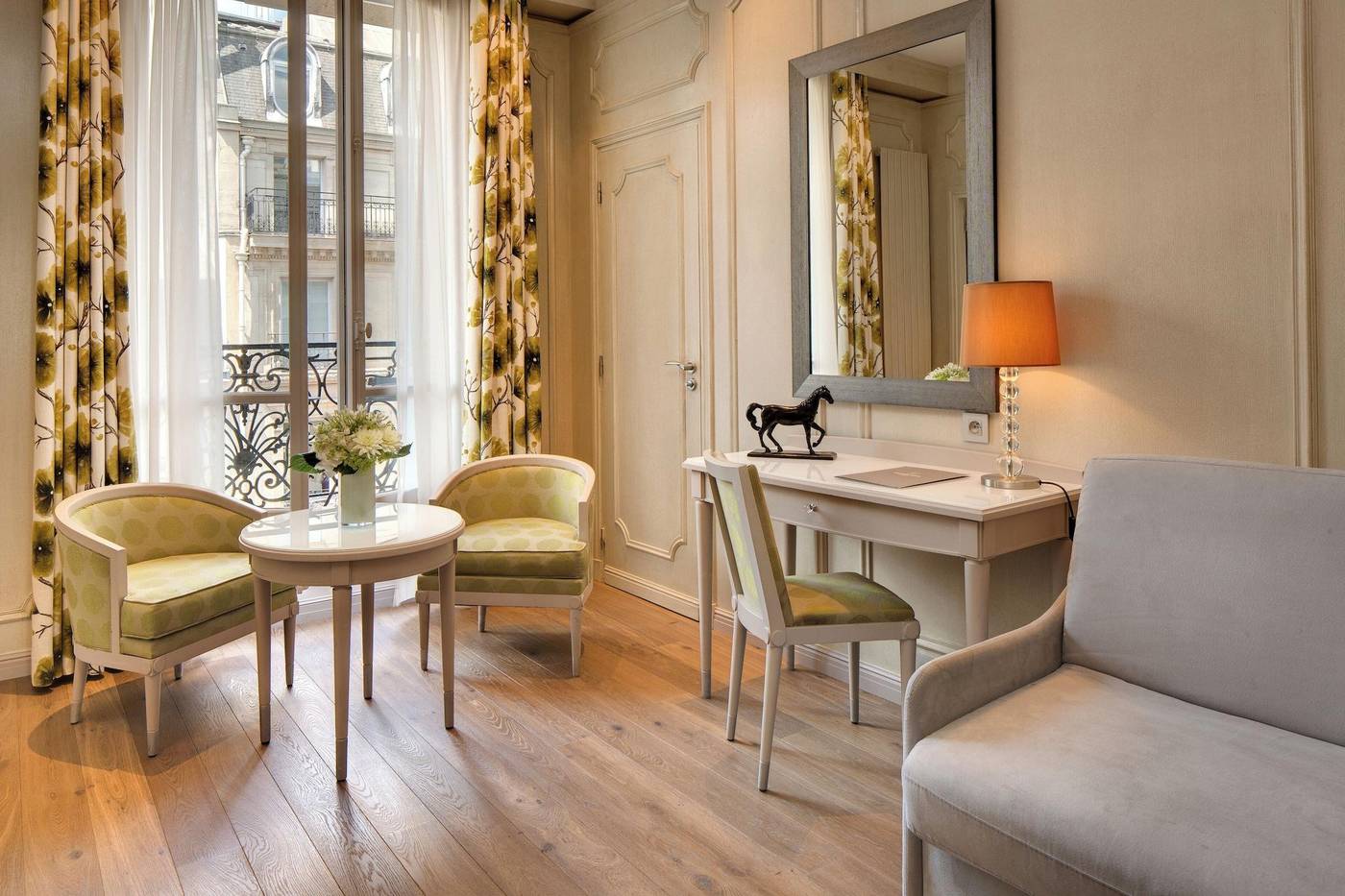 Chateau-Frontenac-Room-7