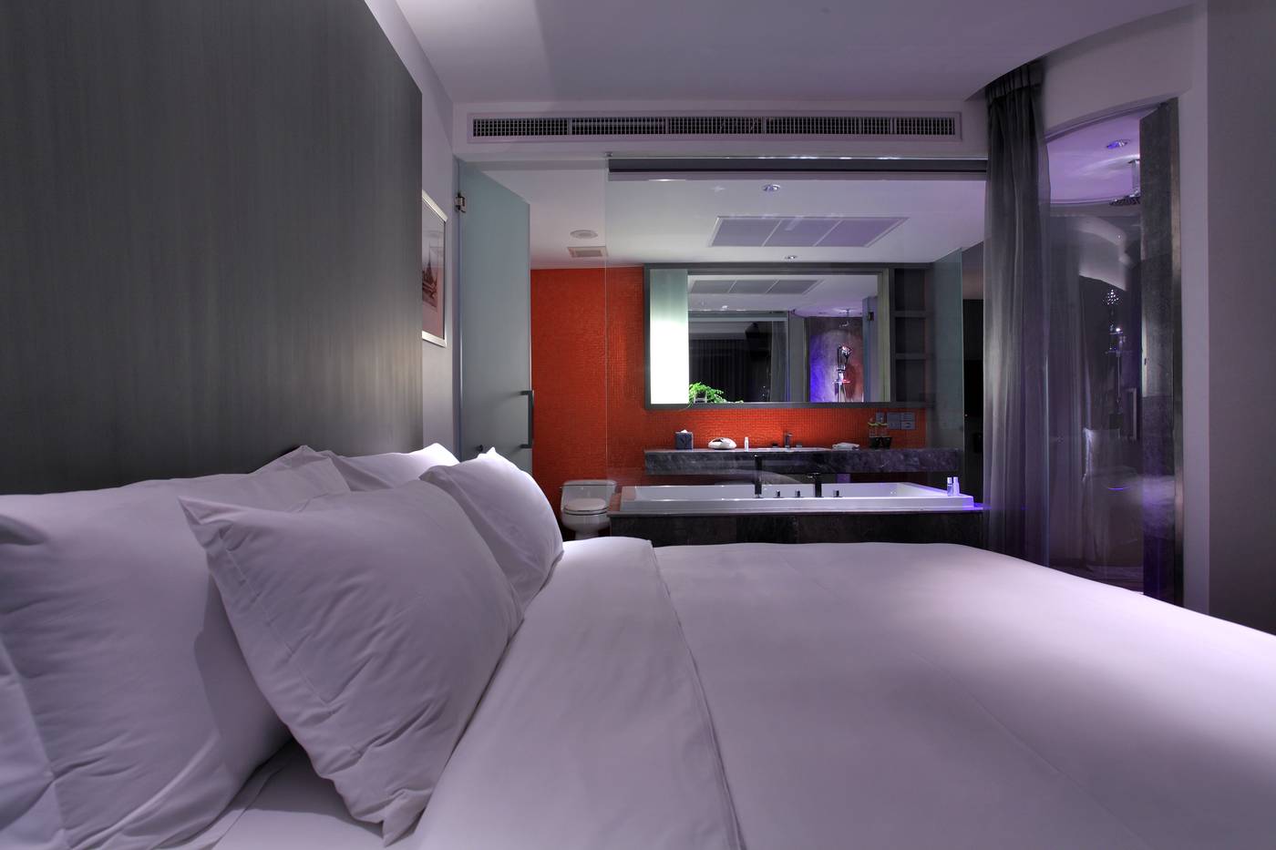 Lit-Bangkok-Hotel-Room-34