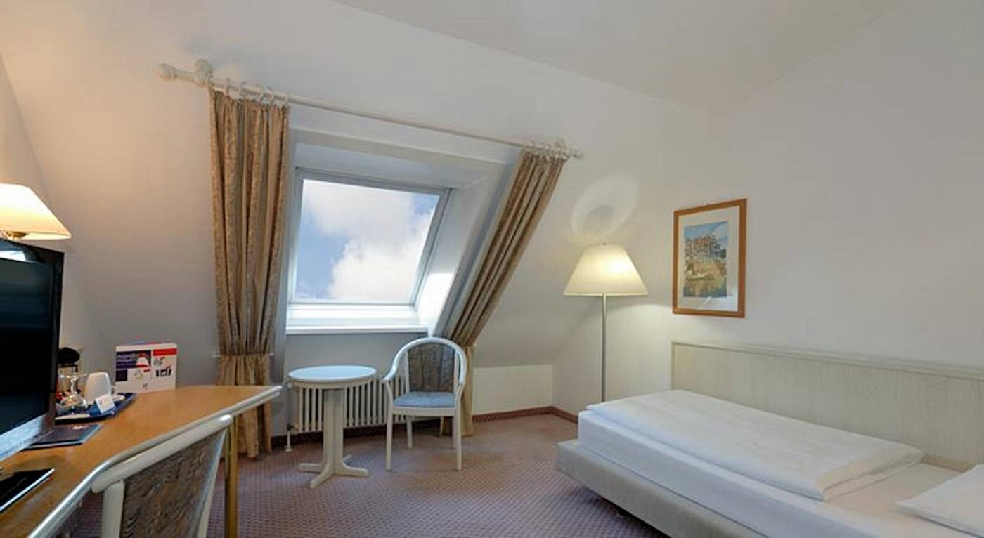 Hotel Stuttgart Sindelfingen City by Tulip inn-Germany-Sindelfingen-General view-7