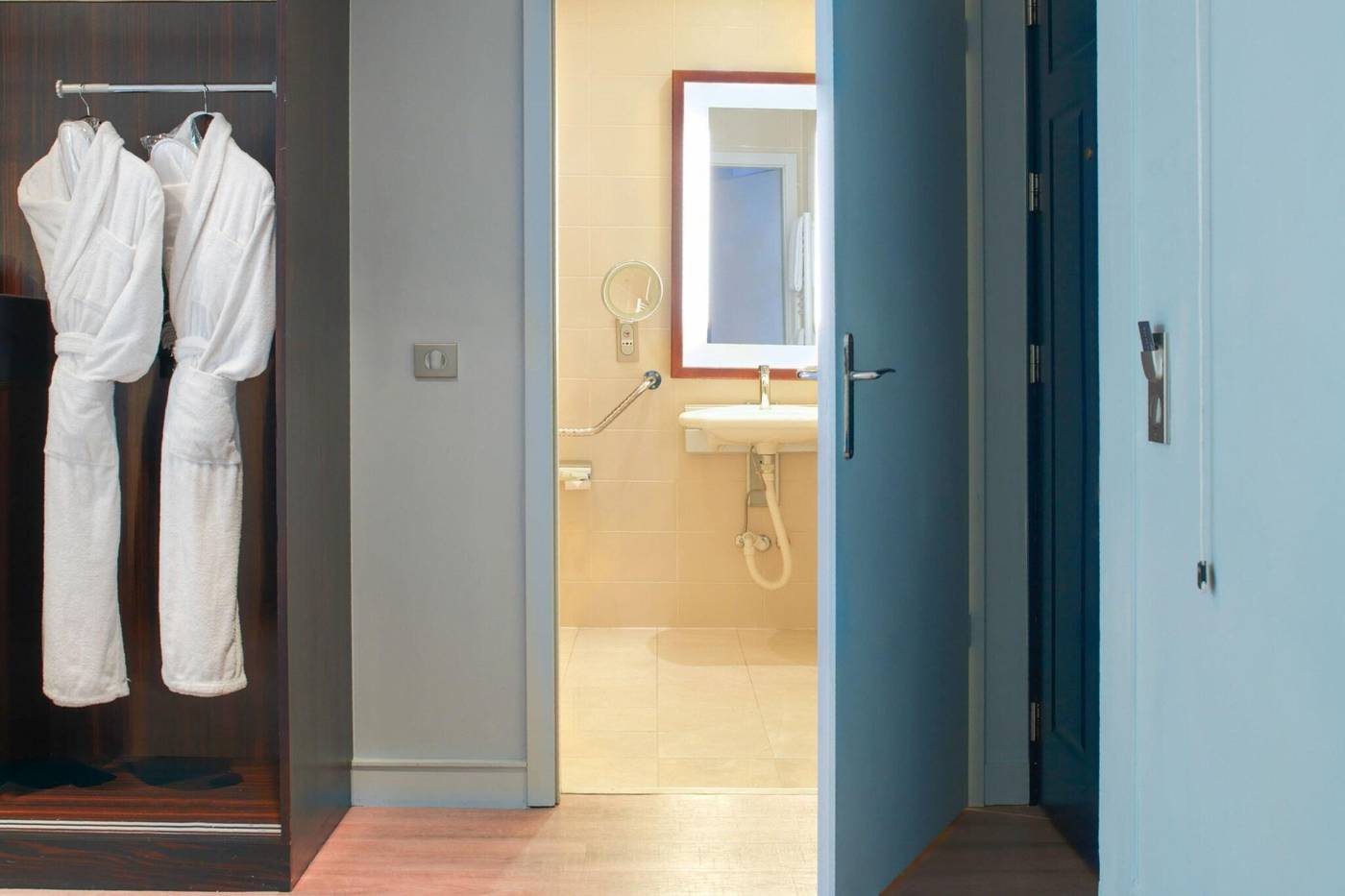 Marriott-Hotel-Paris-Opera-Ambassador-Room-41