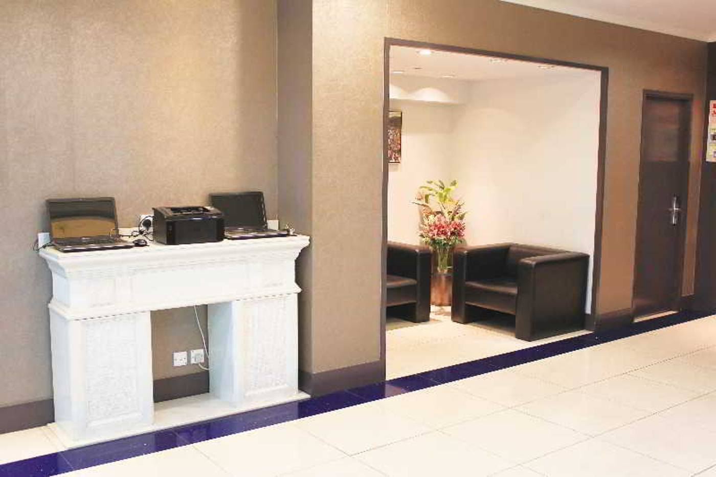 Goodrich-Hotel-Hong-Kong-Lobby-3