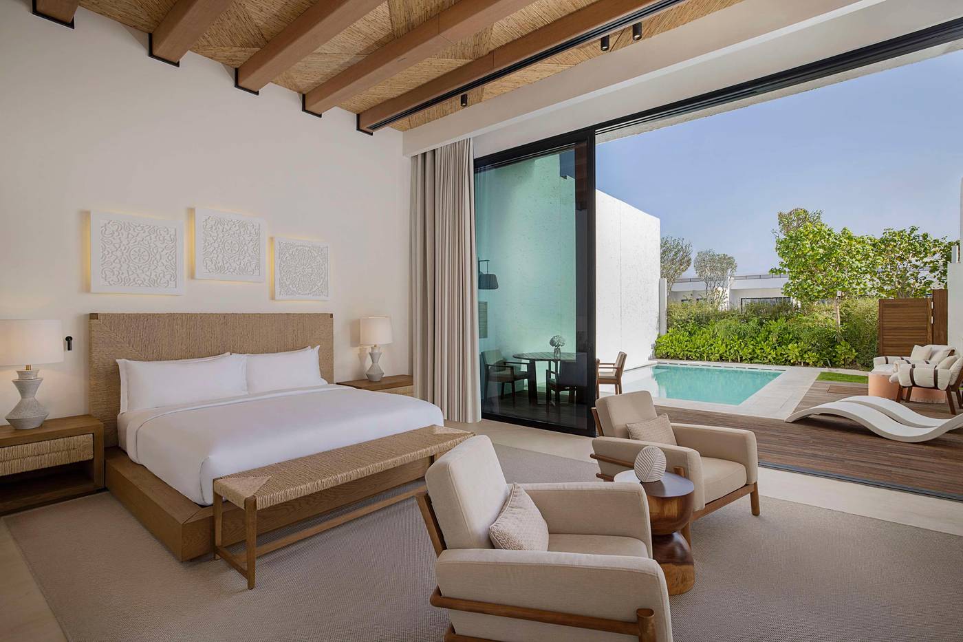 Maysan-Doha--LXR-Hotels---Resorts-Room-21