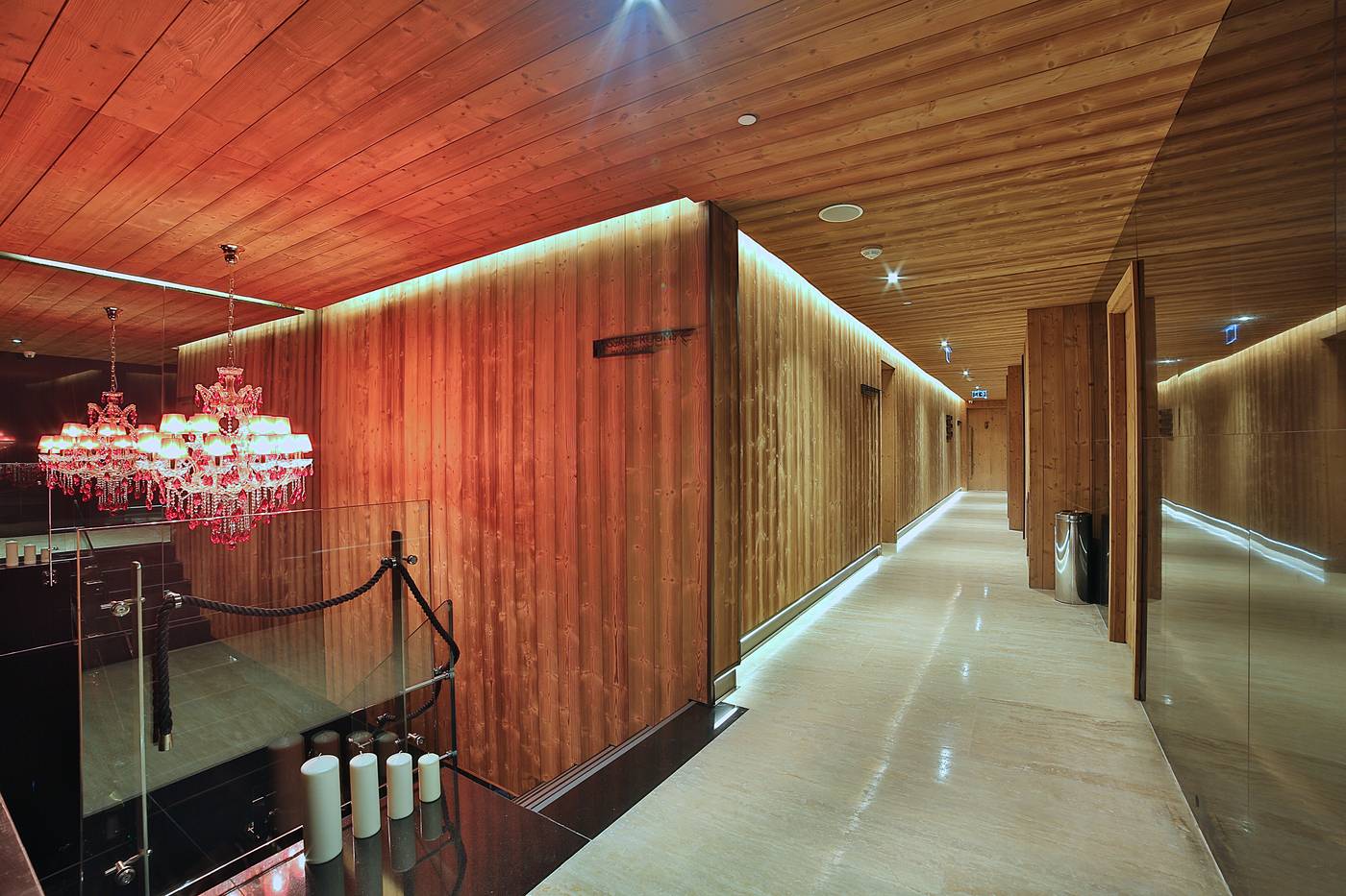 Dosso-Dossi-Hotels-Downtown-Sports-and-Entertainment-10