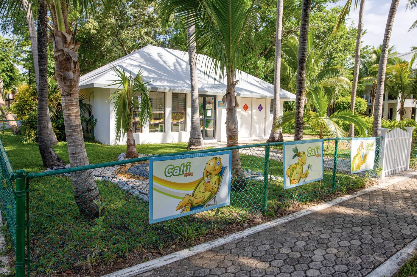 Riu-Lupita-All-Inclusive-Sports-and-Entertainment-14