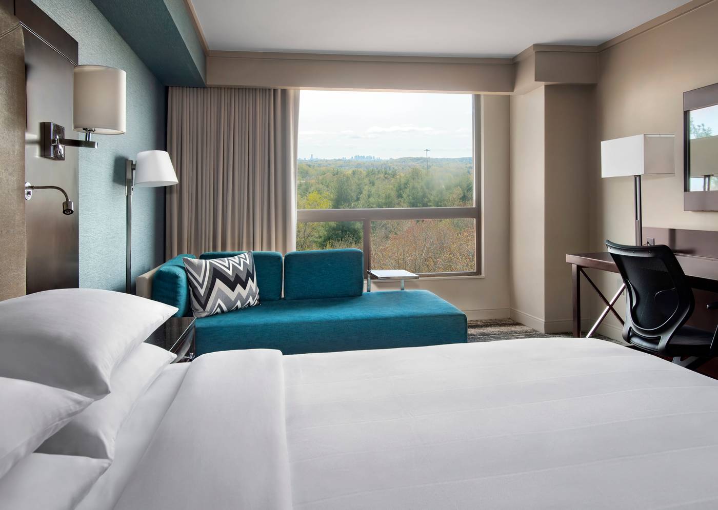 Boston-Marriott-Burlington-Room-15