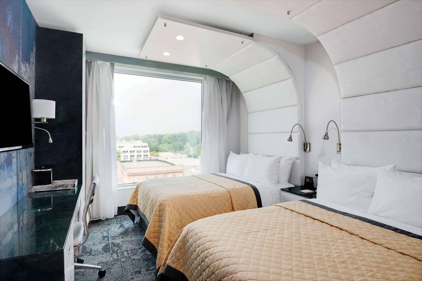 Wyndham-Garden-Brooklyn-Sunset-Park-Room-14