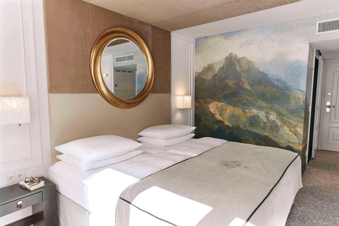 Hotel-Vier-Jahreszeiten-Kempinski-Munich-Room-72