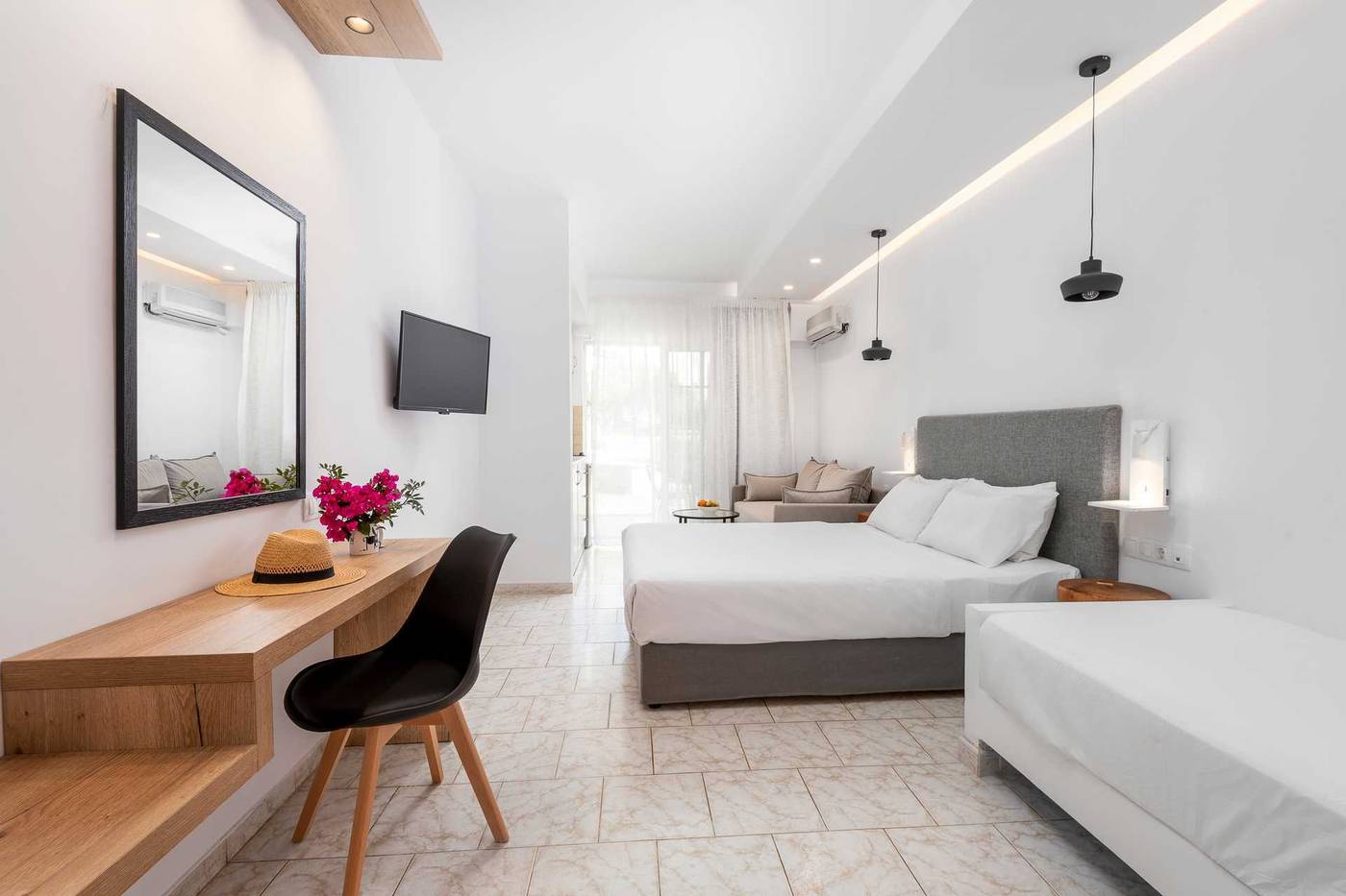 Elvita Hotel