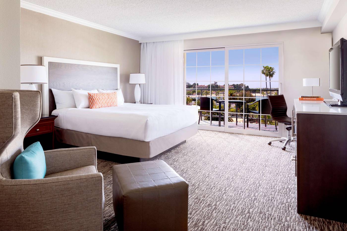 Hyatt-Regency-Newport-Beach-Room-17