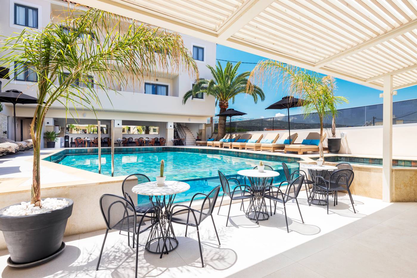La-Stella-Apartments-and-Suites-Pool-1