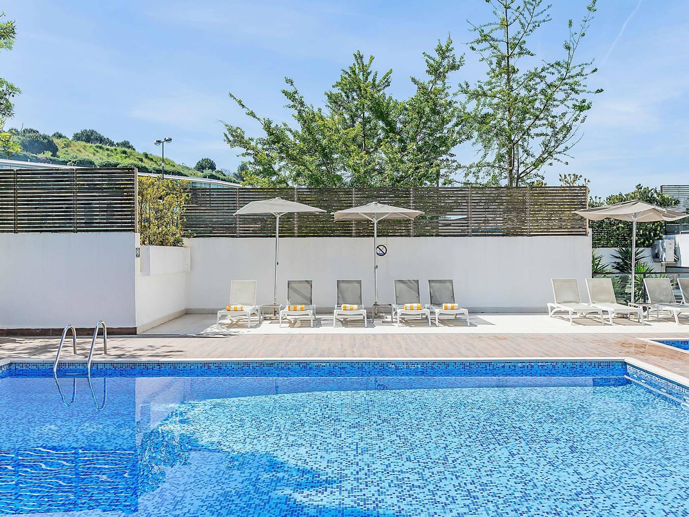 Novotel-Lisboa-Pool-2