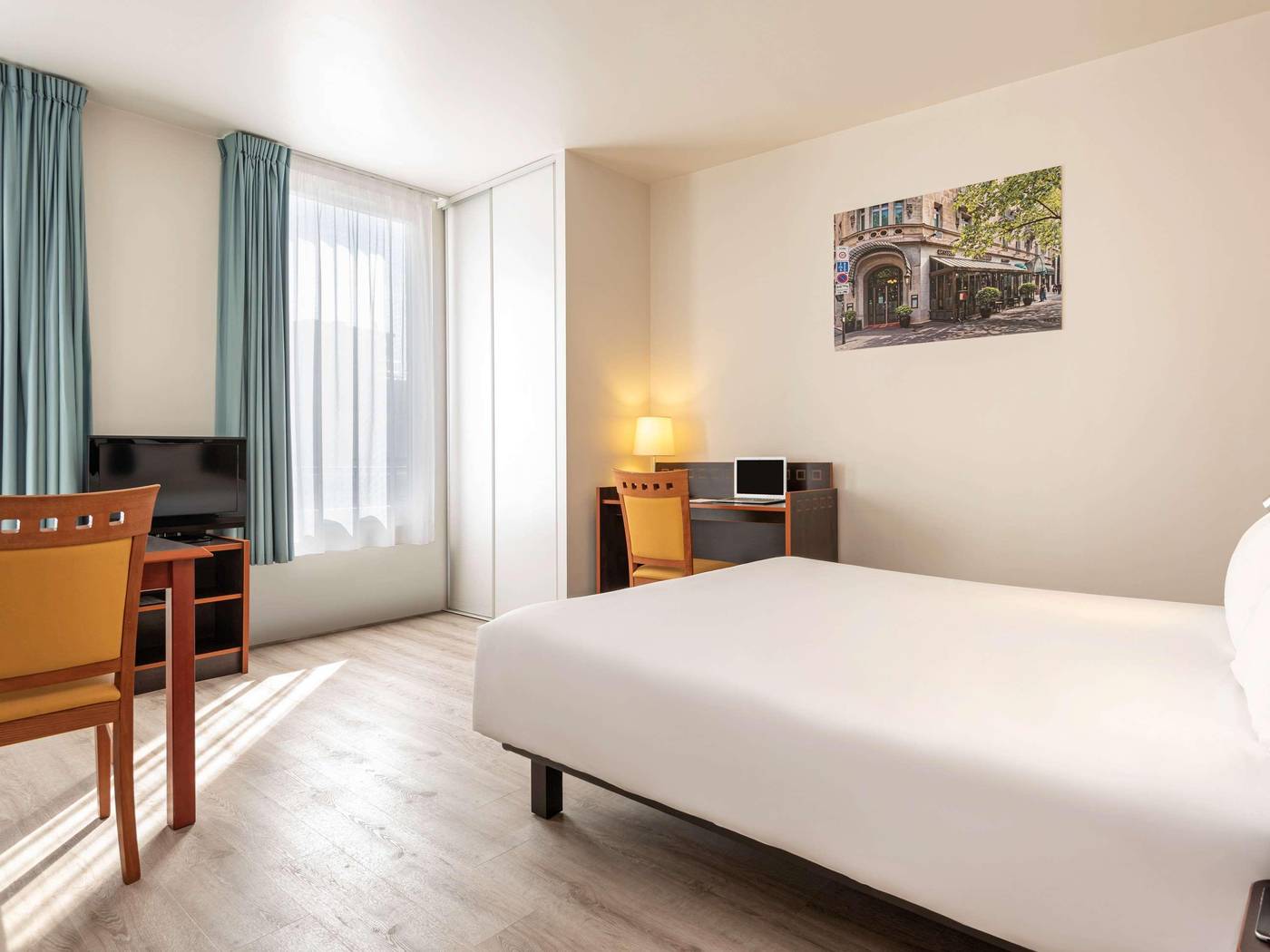 Aparthotel-Adagio-access-Paris-Philippe-Auguste-Room-14