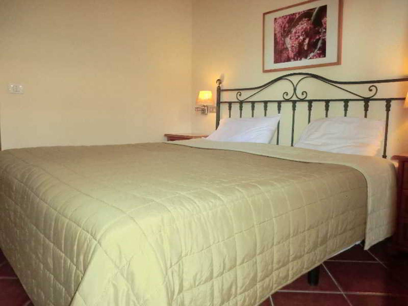 Augustino-Room-14