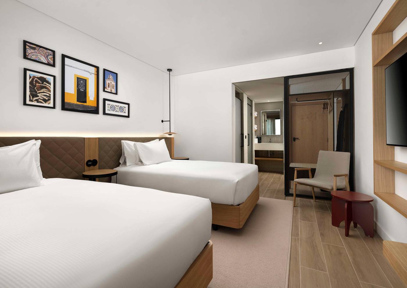 Hilton-Garden-Inn-Evora-Room-10