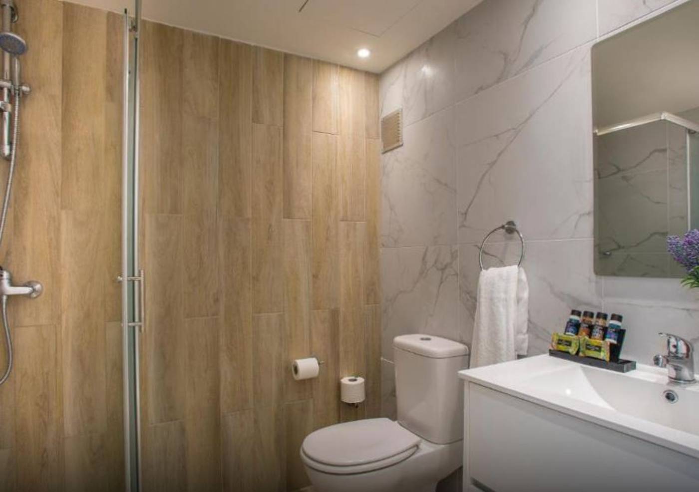 Leonardo-Plaza-Cypria-Maris-Beach-Hotel---Spa---Adults-Only-Room-44