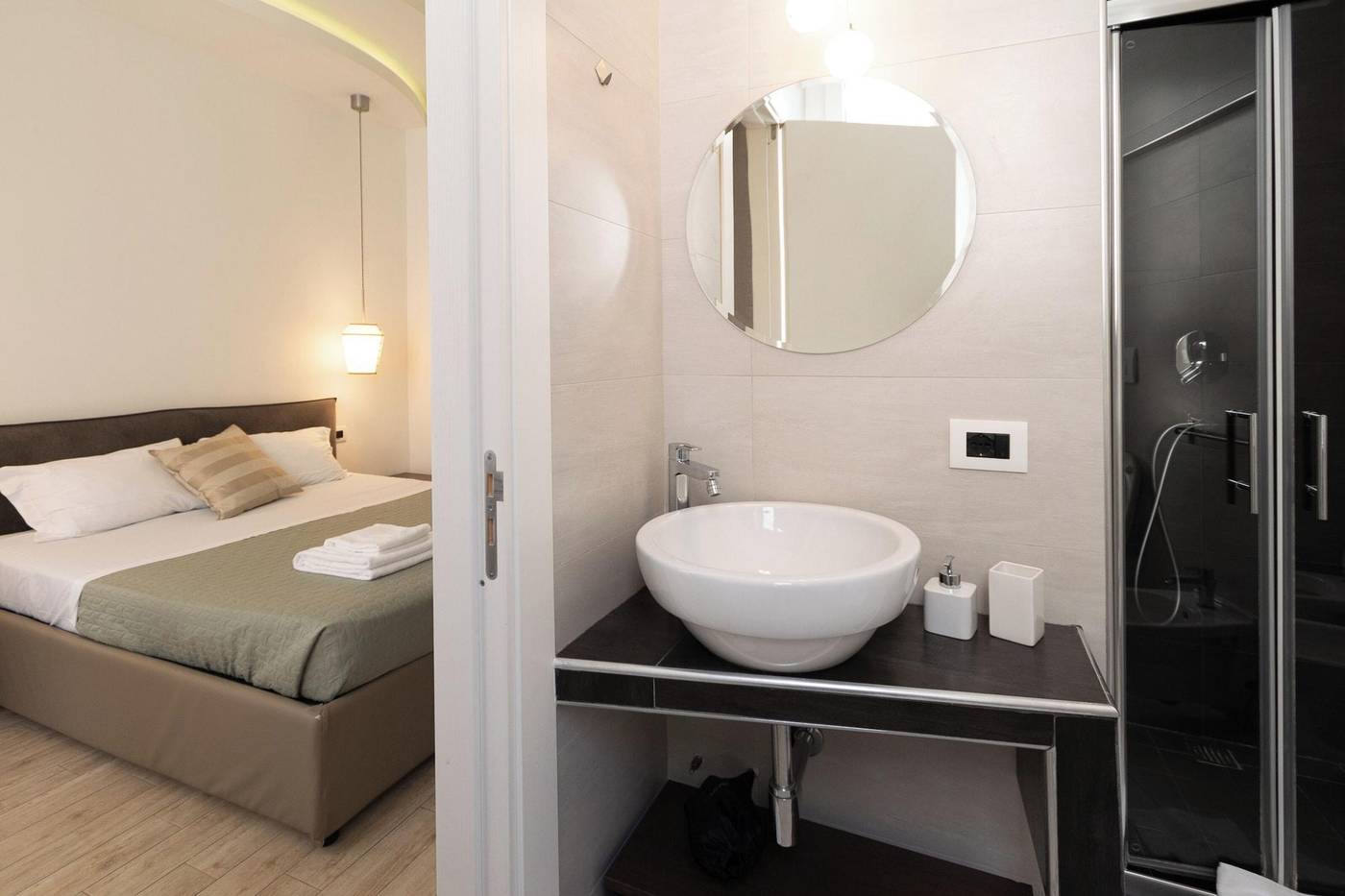 Maison-Maneli-Luxury-B-B-Room-18