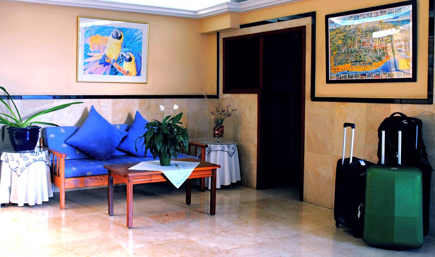 Tamaran-Apartamentos-Lobby-32