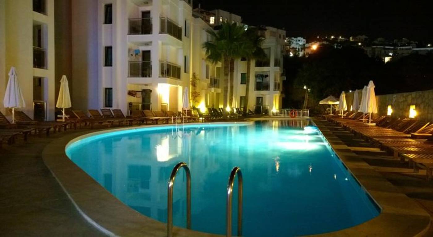 Costa Queen Resort