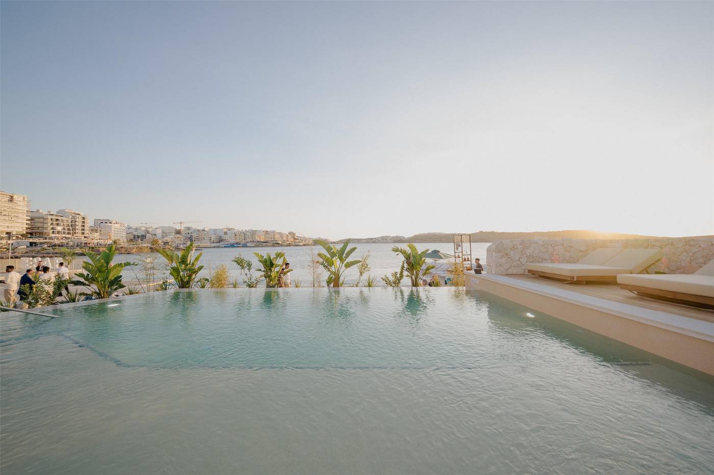 DoubleTree-by-Hilton-Malta-Pool-6