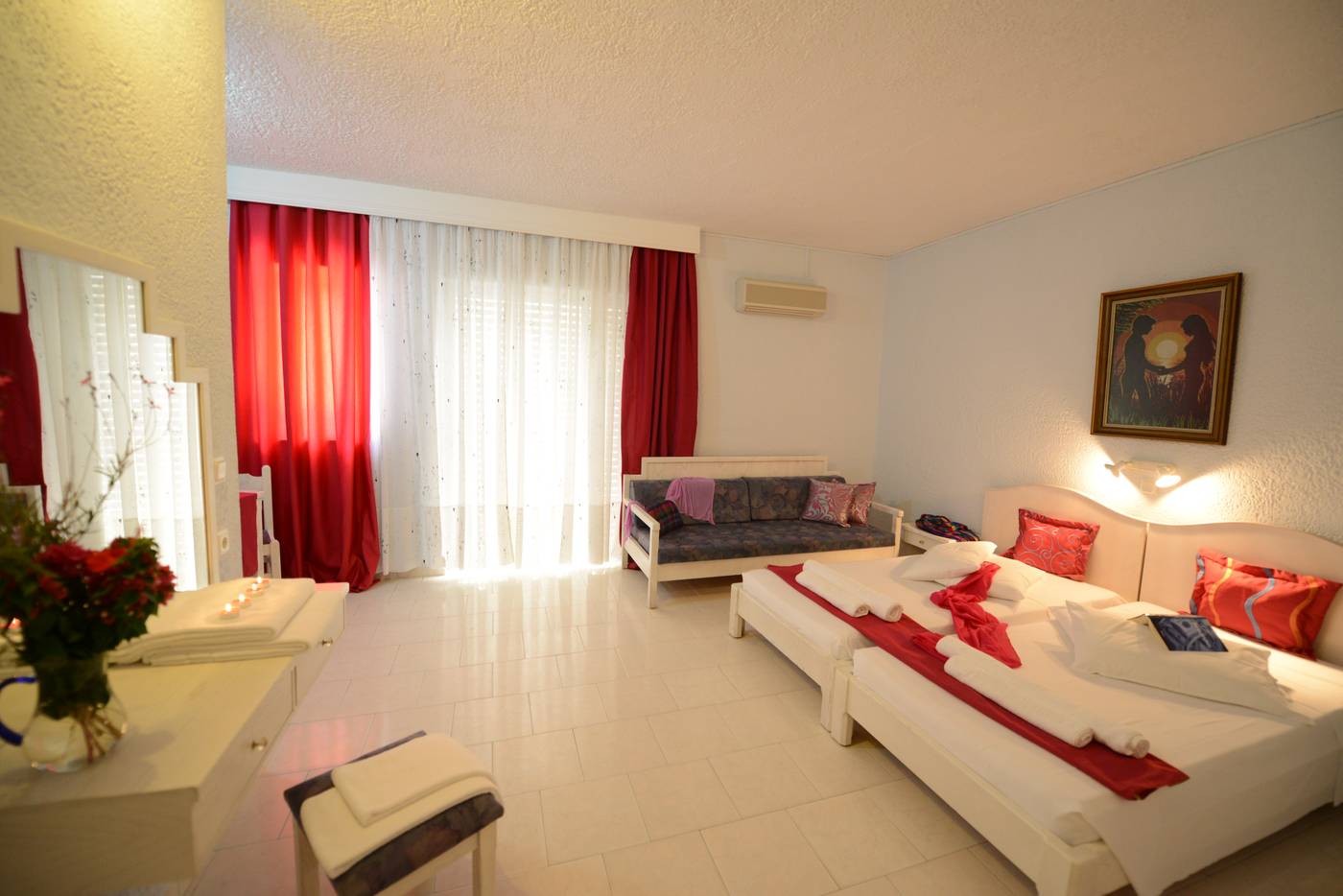 Golden-Star-Room-15