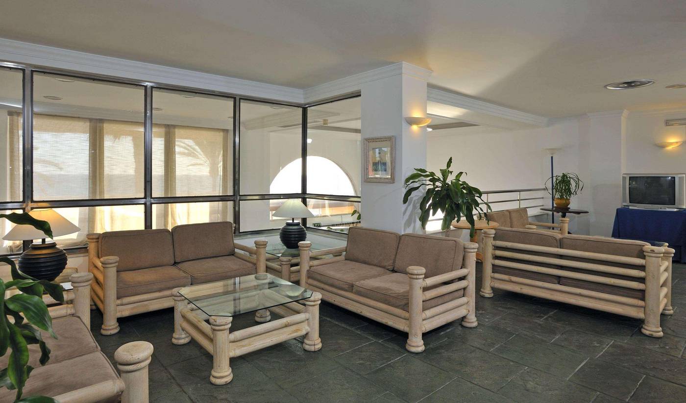 Sol-Los-Fenicios-Lobby-30