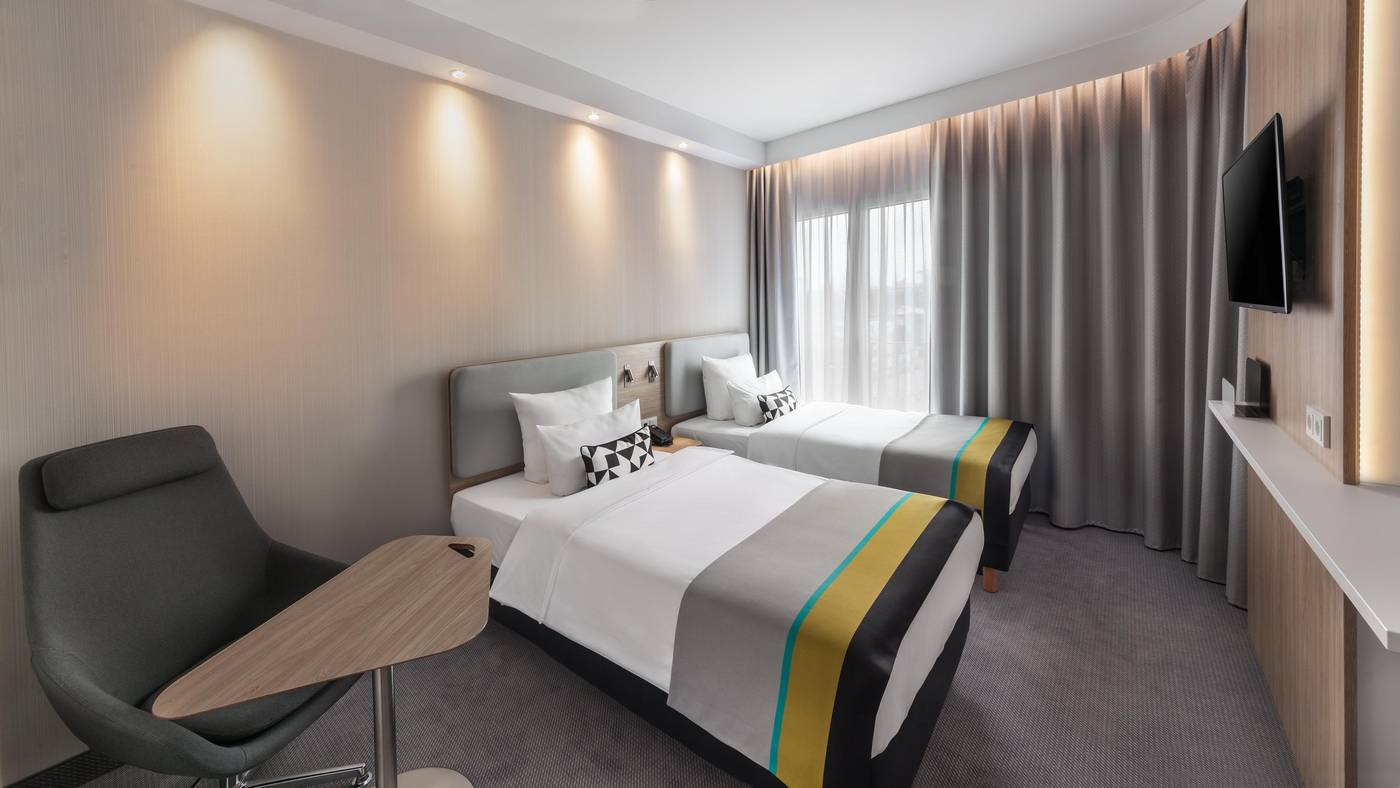 Holiday-Inn-Express-Munich-City-East-Room-48