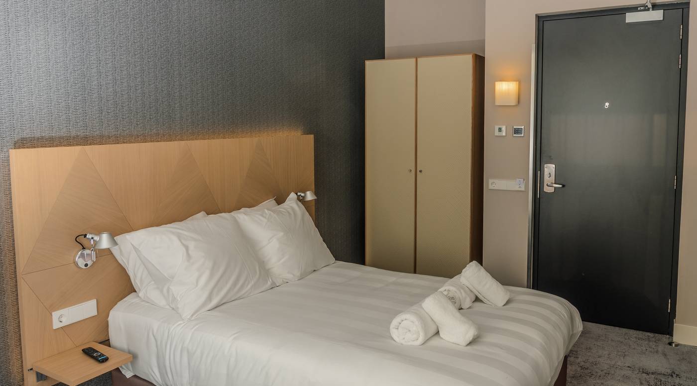 Amadi-Panorama-Hotel-Room-5