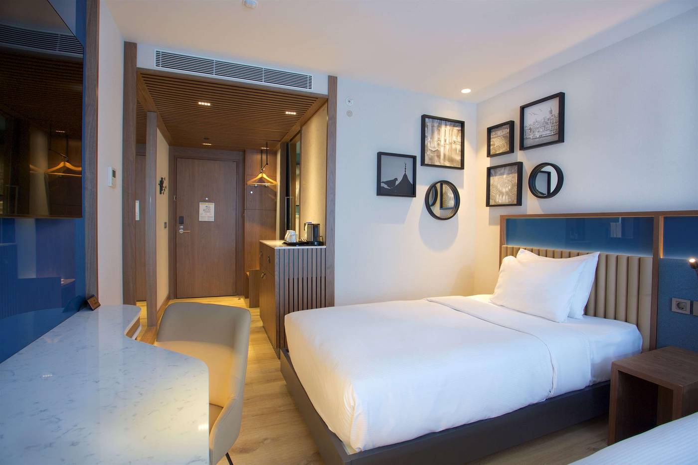 Hampton-by-Hilton-Istanbul-Old-City-Room-22