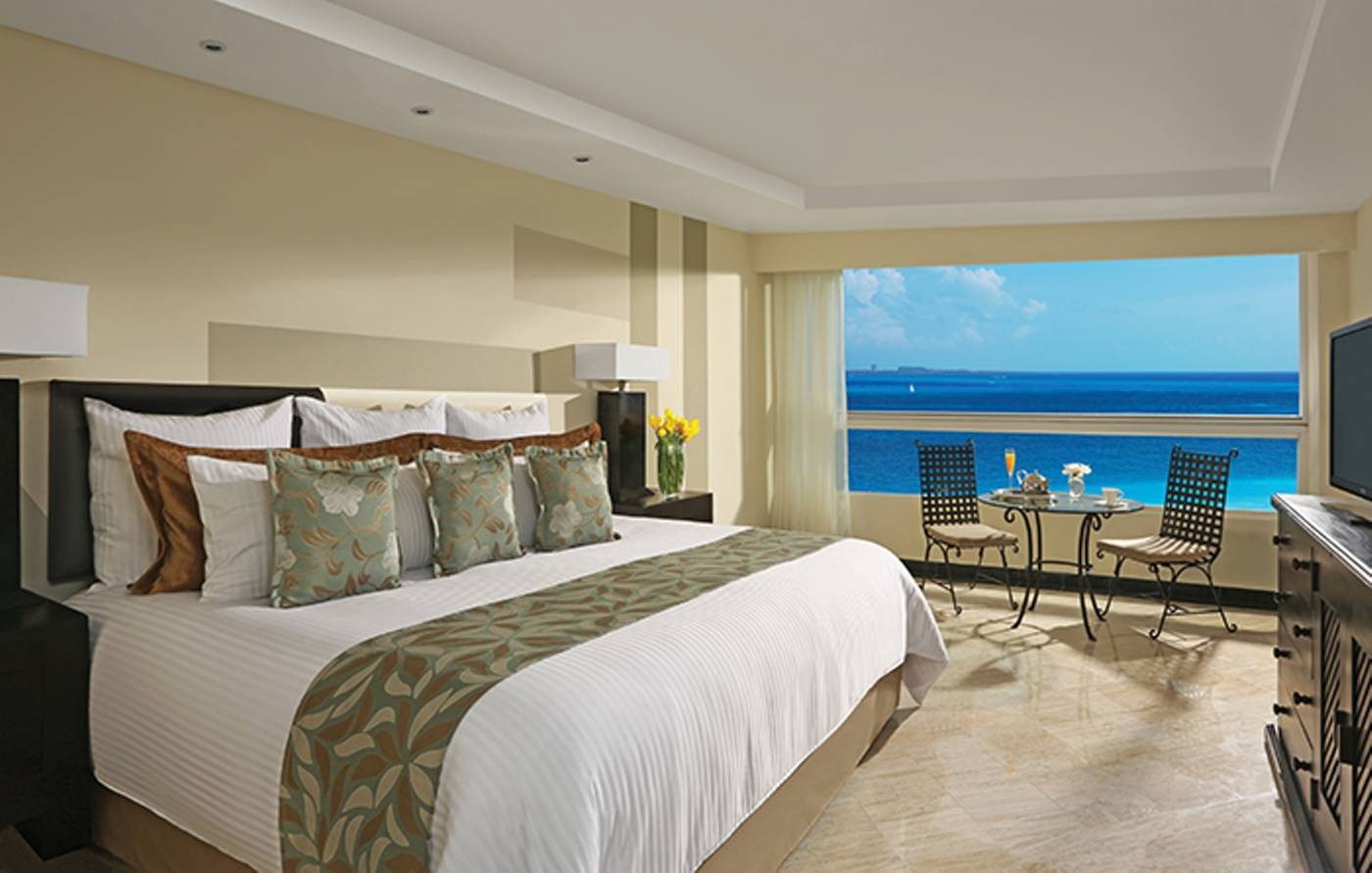 Dreams-Sands-Cancun-Resort---Spa-Room-19