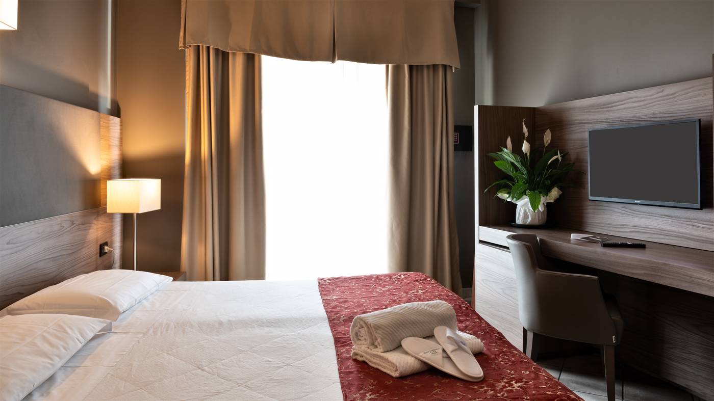 Sunflower-Hotel-Room-8