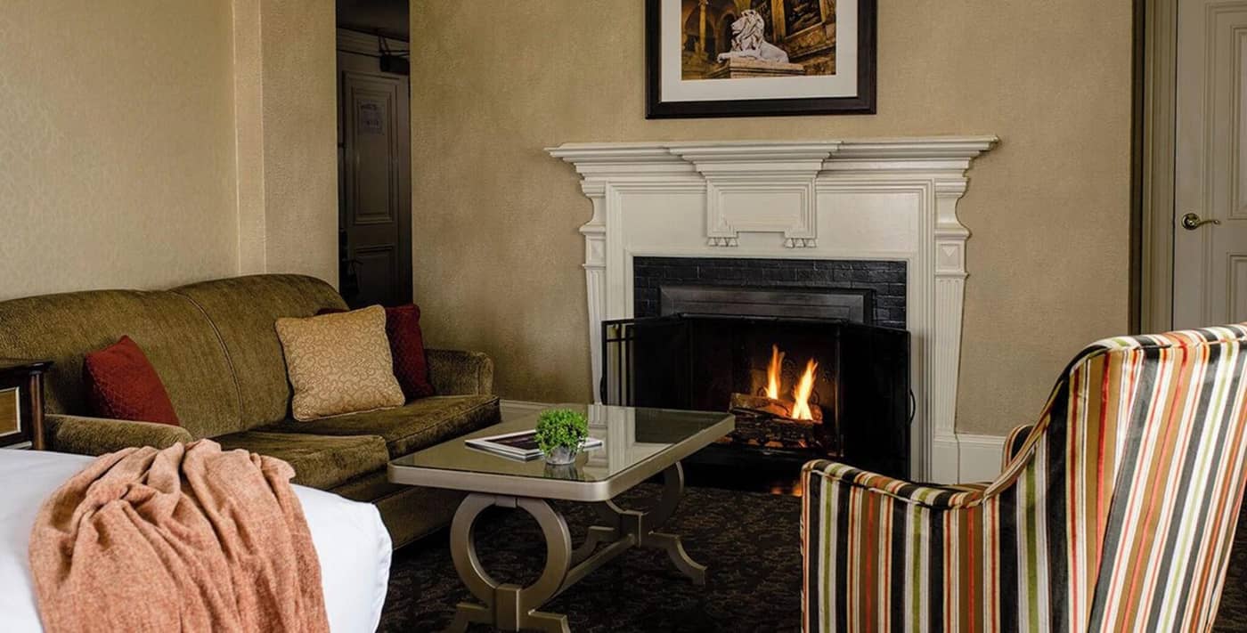 The-Lenox-Hotel-Room-30