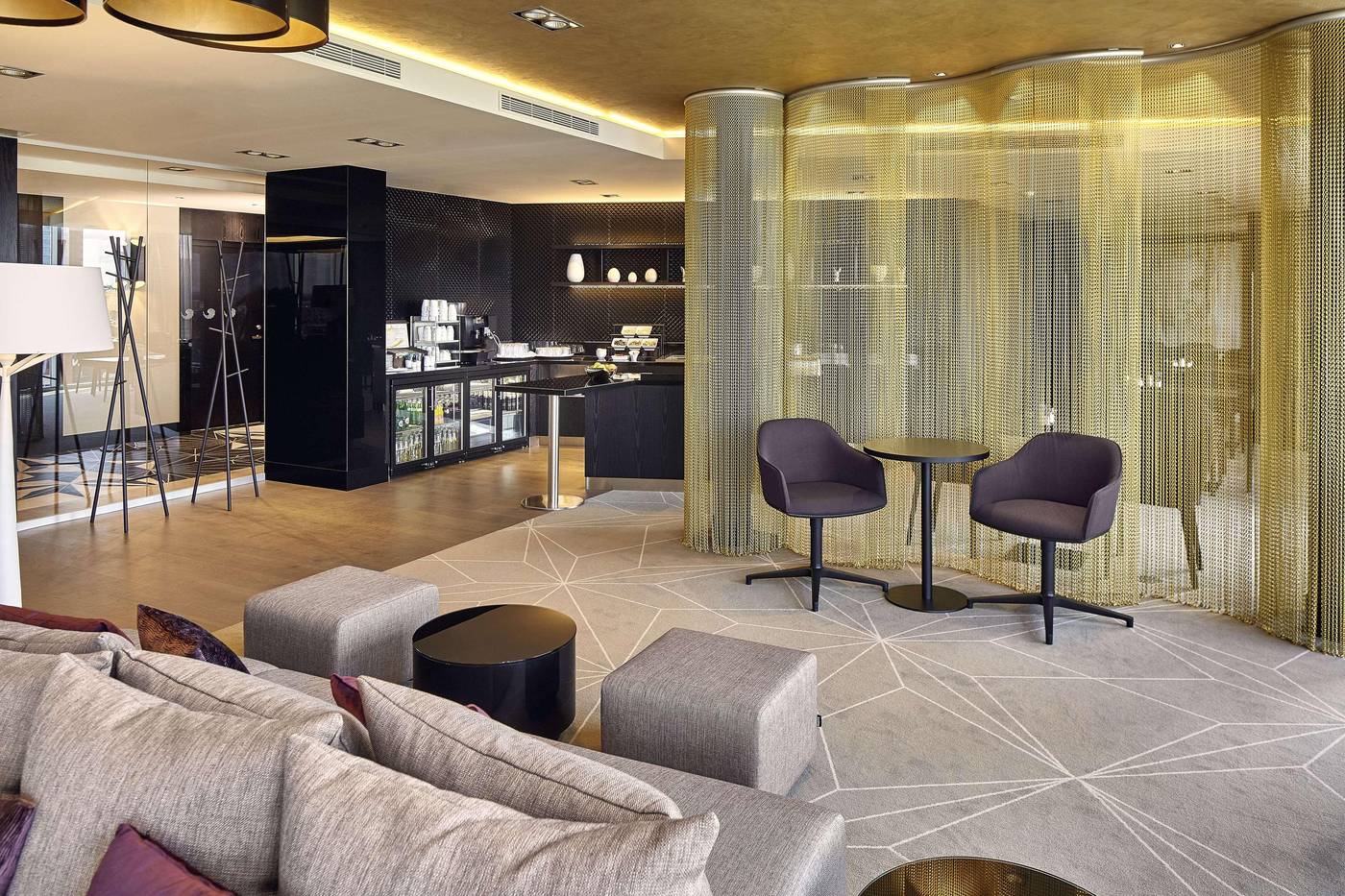 Hilton-Tallinn-Park-Lobby-14