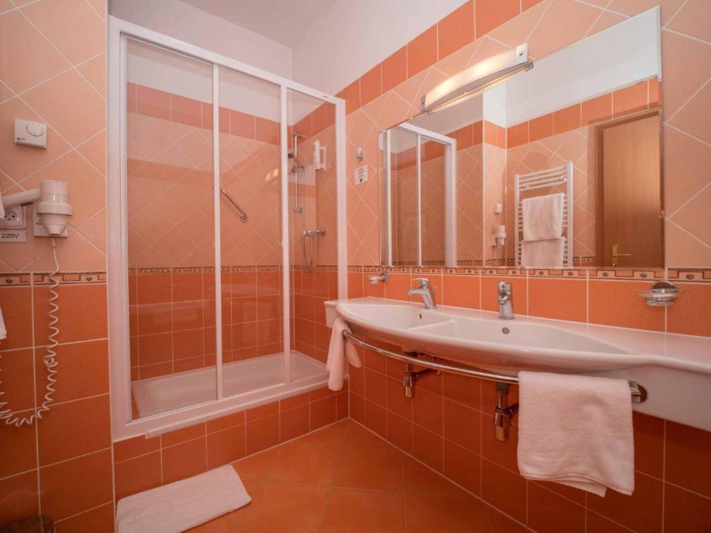 Beranek-Czech Republic-PRAGUE-Room-7