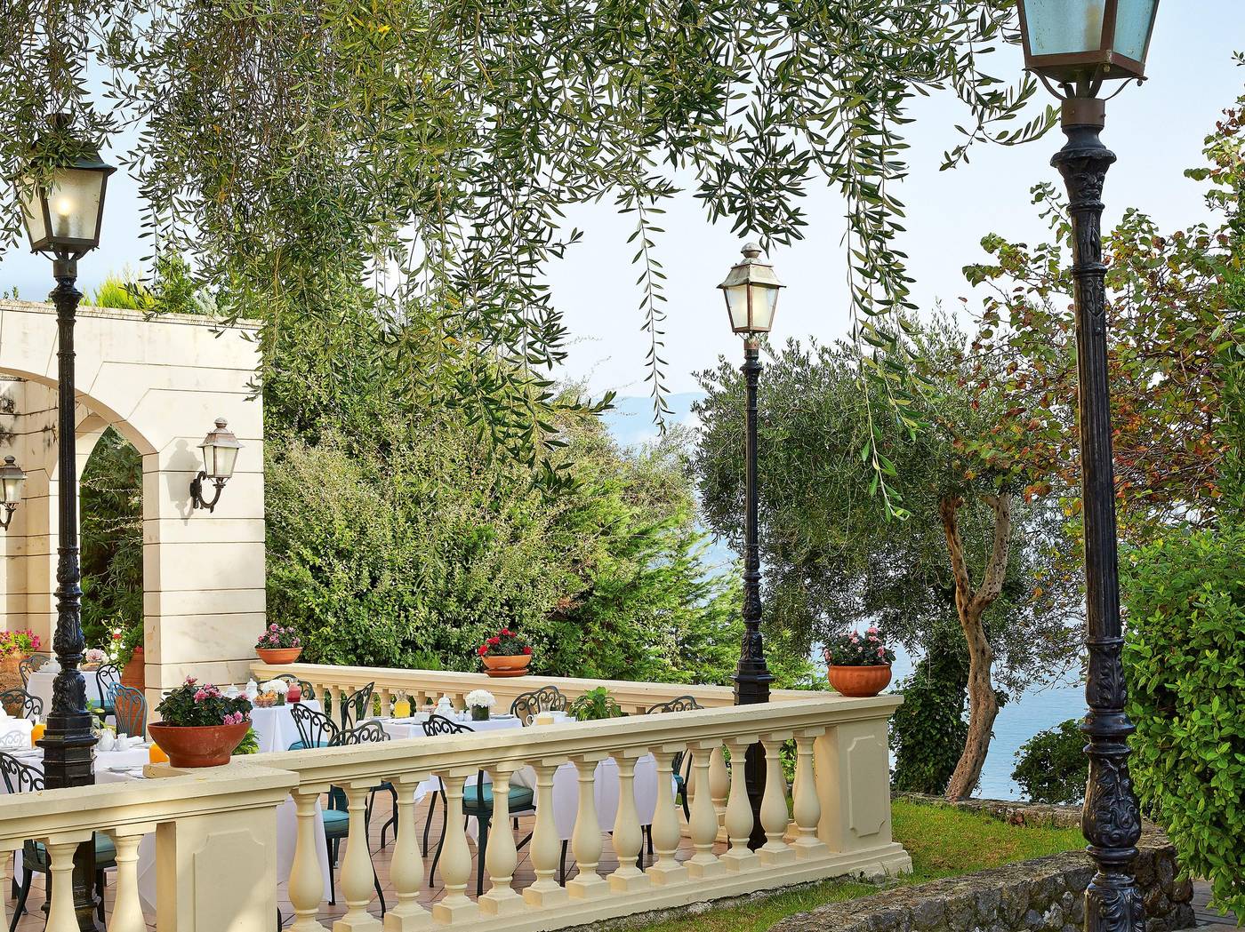 Corfu-Imperial-A-Grecotel-Resort-To-Live-at-Kommeno-Peninsula-Restaurant-10