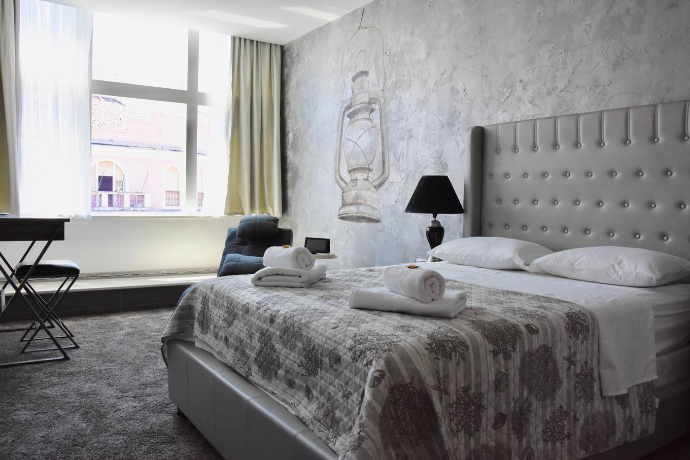 Prima-Luce-Downtown-Room-22