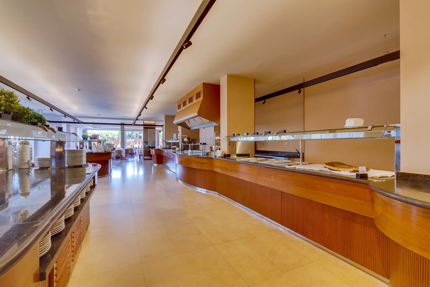 Falesia-Hotel---Adults-Only-Restaurant-41