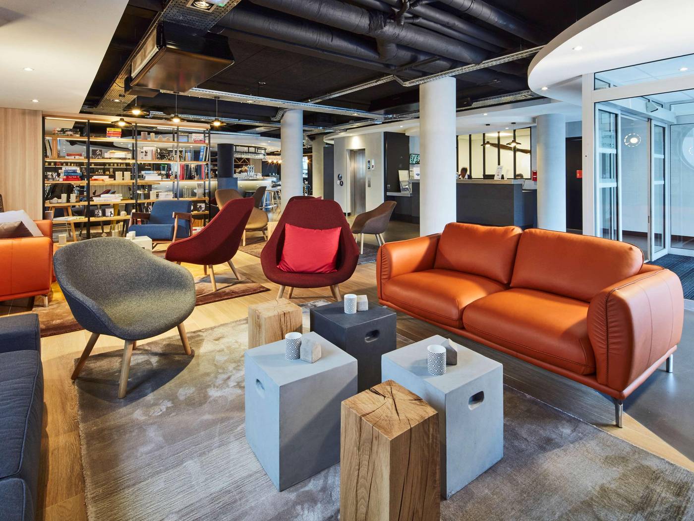 Campanile-Le-Bourget-Airport-Lobby-17