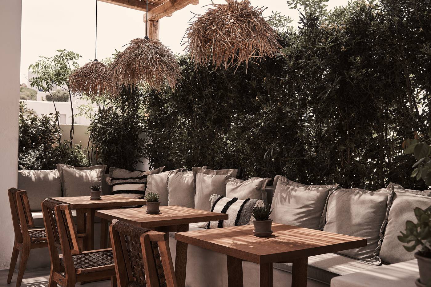 Amyth-of-Mykonos-Hotel-Restaurant-16