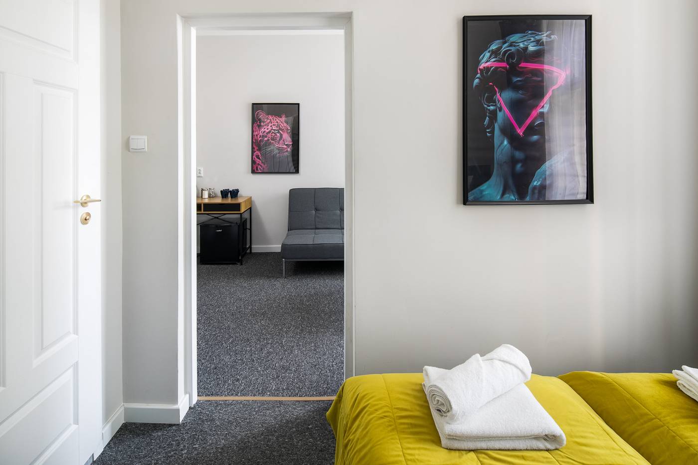 Green-Avenue-Apartments-Room-50