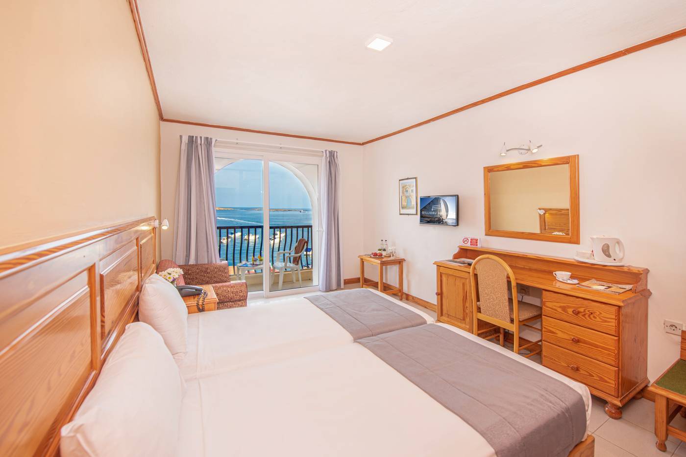 Gillieru-Harbour-Room-11