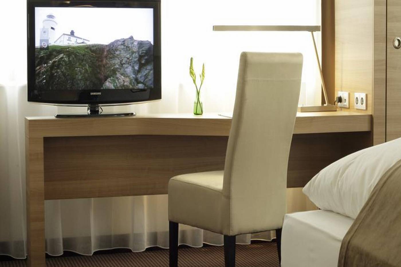 H4 Hotel Berlin Alexanderplatz-Germany-BERLIN-Room-7