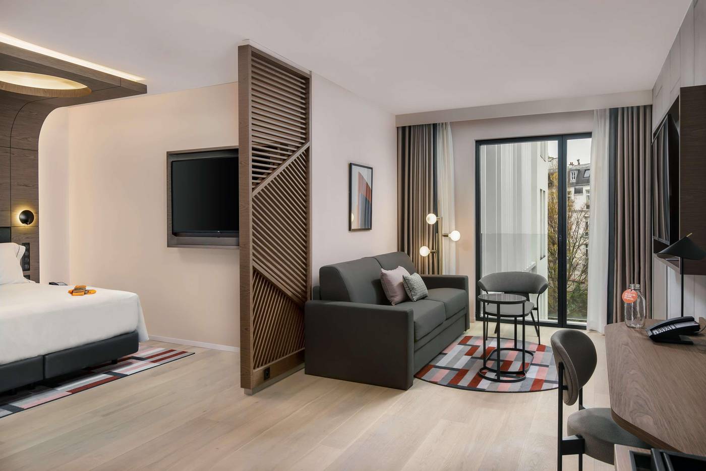 Canopy-By-Hilton-Paris-Eiffel-Tower-Room-28