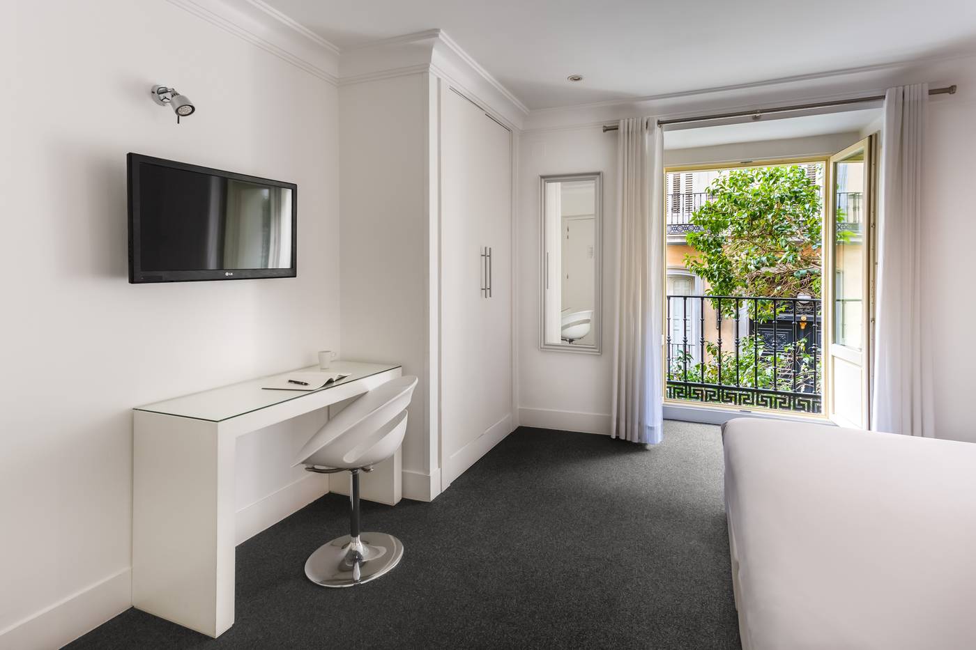 Room-Mate-Mario-Room-2