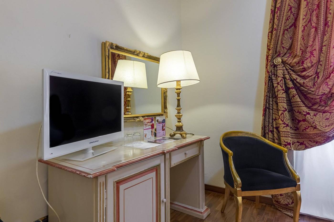 Columbia-Charming-Spa-Room-39