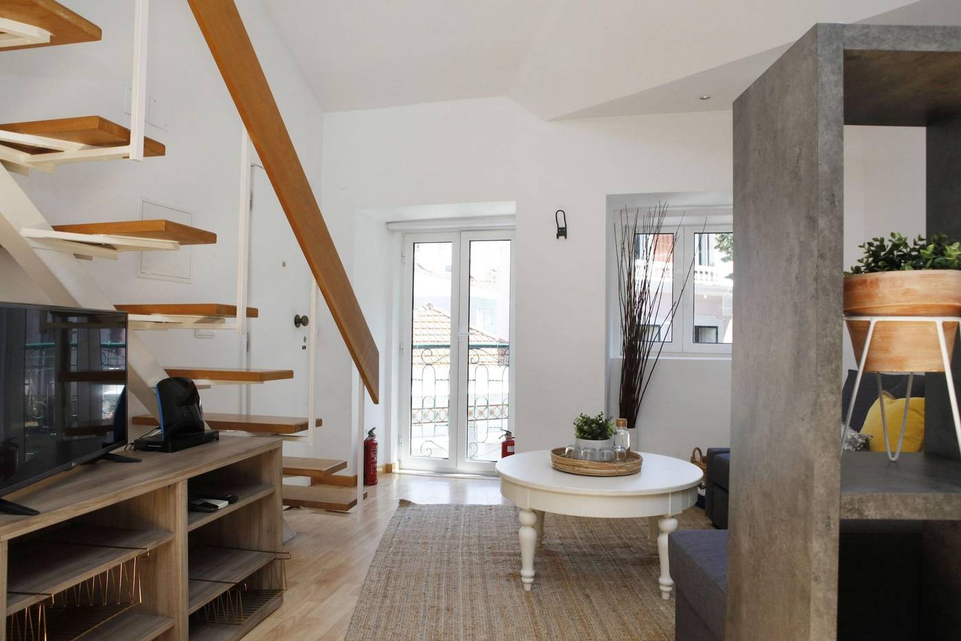 Flores-Guest-House-Room-10