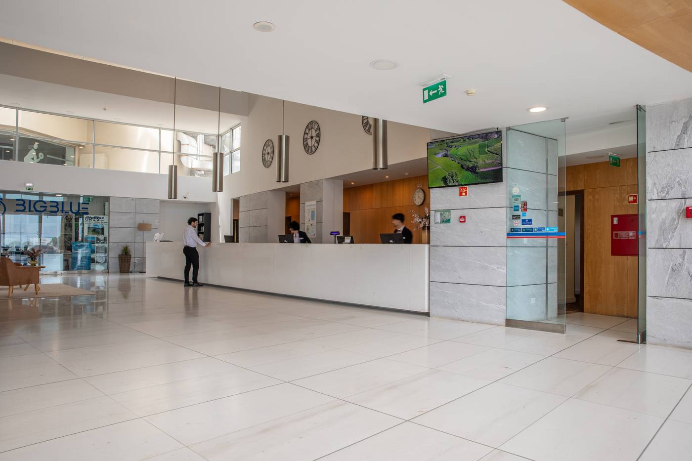 VIP-Executive-Azores-Lobby-33