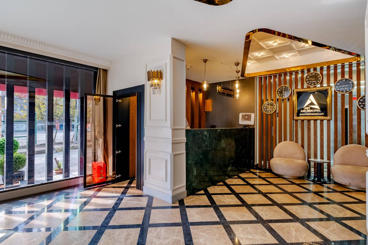 Frt-Airlines-Otel-Lobby-14