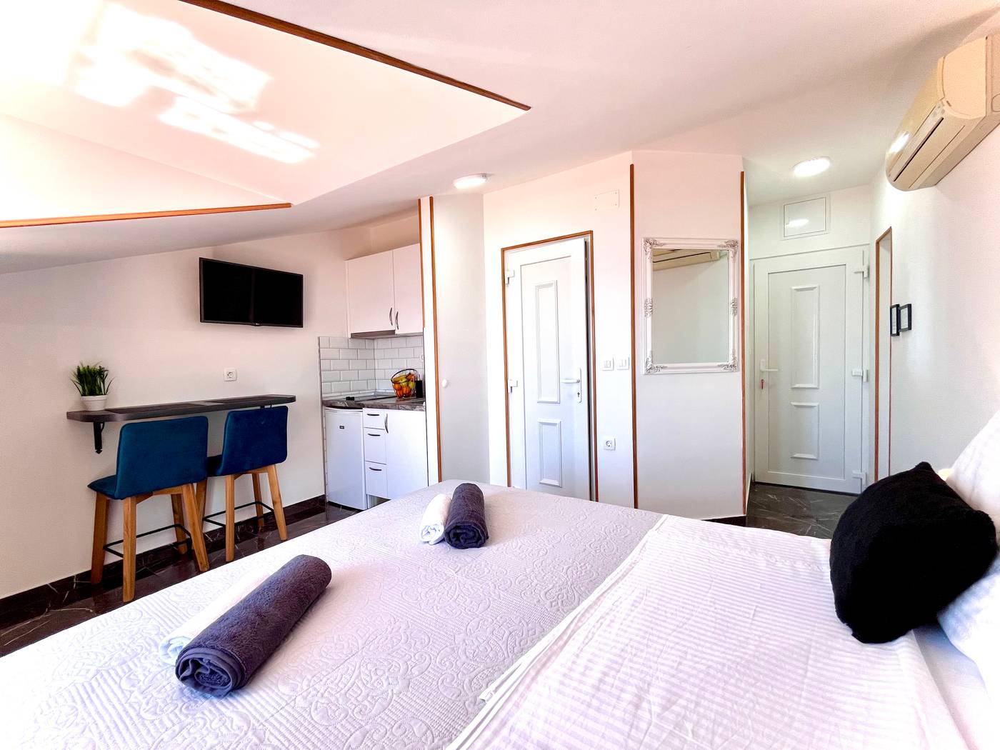 Villa-Sunset-Room-46