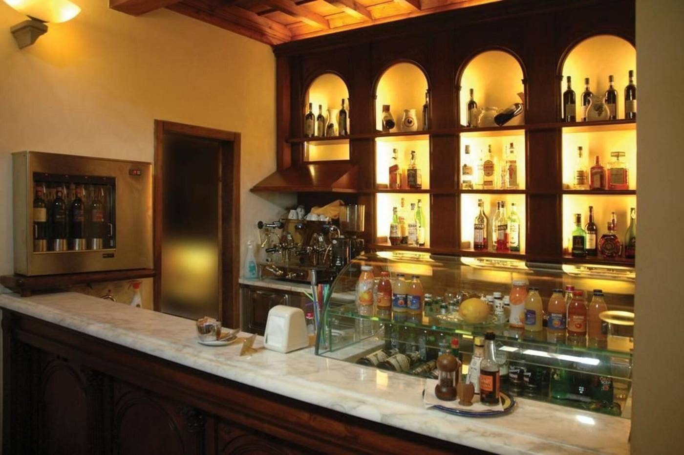 Palazzo-Squarcialupi-Bar-7